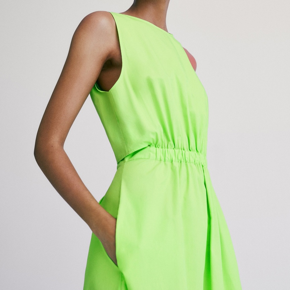Massimo Dutti Cut-out poplin dress. Bright green Fluro